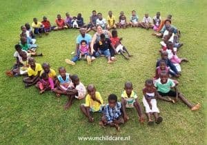 Zondag 18 maart: Tulpen plukken voor kindertehuis Hanukkah in Hillegom