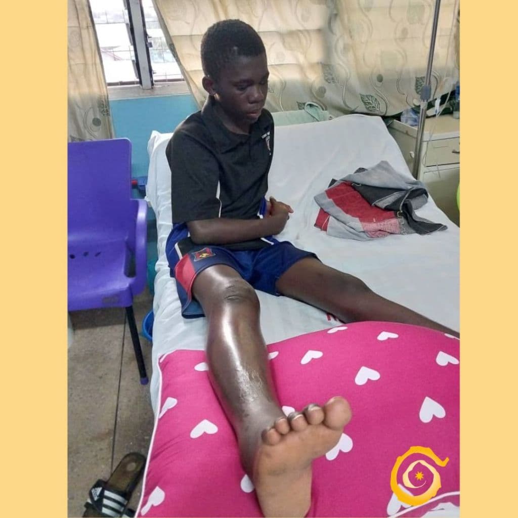 Elvis opgenomen in ziekenhuis