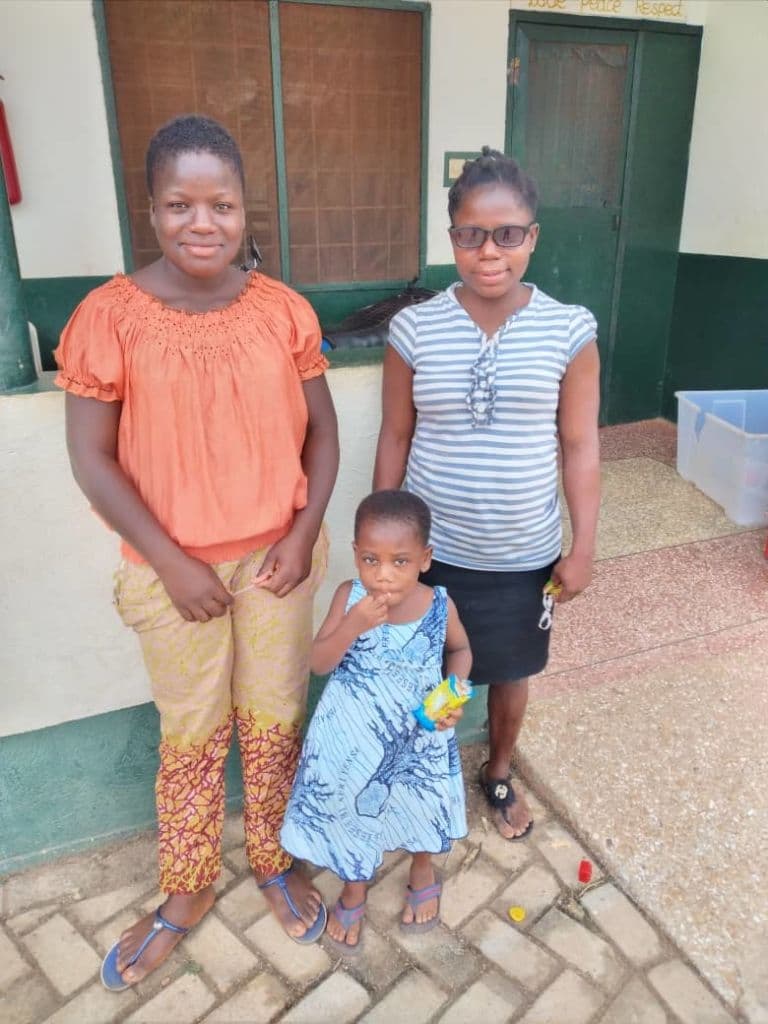 Oogoperatie Esther geslaagd