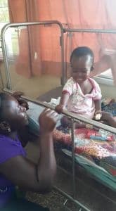 Baby Mary opgenomen in ziekenhuis