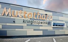 Opbrengst boekenverkoop Muttathara voor Hanukkah