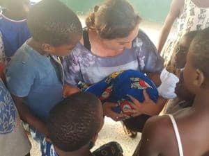 Nieuw baby'tje naar Hanukkah gebracht