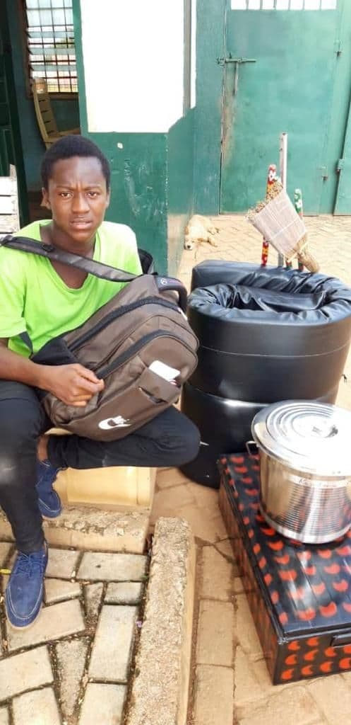 Mabena en Kwabena naar Senior High School