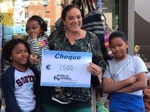 Wereldwinkel Hoofddorp doneert 1.500 euro