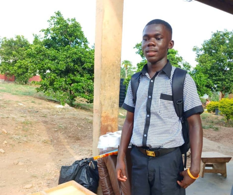 Elvis gaat intern wonen