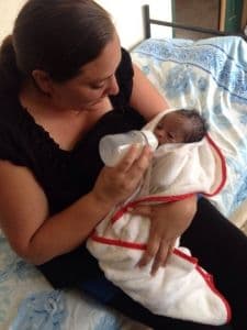 Nieuw in Hanukkah familie: baby Emanuel